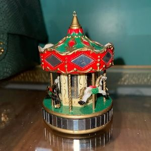 91’ Vintage Carousel ornament 🎠